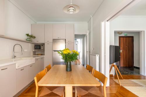 Haven 2BR Apartment by Flisvos Marina by UPSTREET