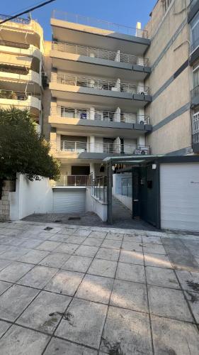 Riviera 1BR - 8 min Niarchos SNFCC by TwentyTwo
