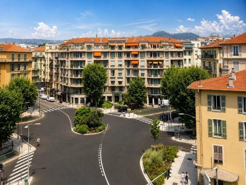 Deux pièces au port de Nice