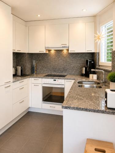 Appartement Berglicht - Mountain View & Ski Access - Arosa Stay