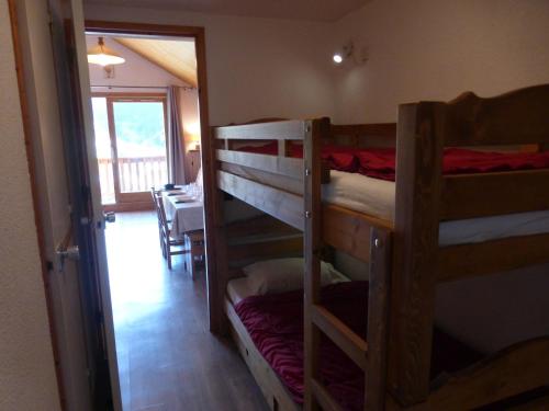 Résidence L'ermitage - Appartement 2 pièces pour 4 personnes situé à Méribel centre proche des commerces et des pistes de ski MAE-3004