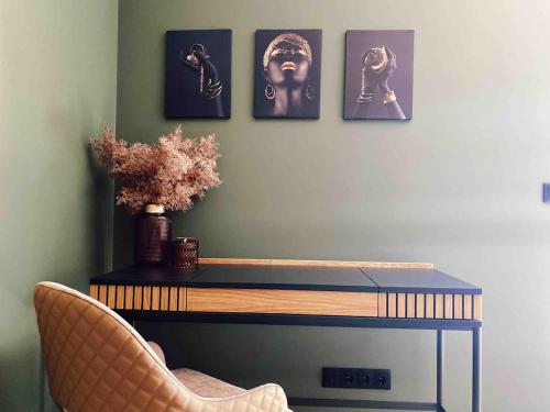 Zebra Suite 5 mins walk TO BEACH in Historic Old Town