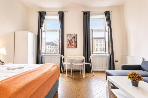 4 Great Apartment Near AKH - Ideal for Groups of 19