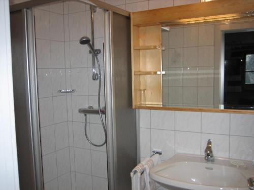 Kylpyhuone majoituspaikassa Gästeheim Pötscher