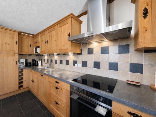Résidence Courmayeur - Appartement chaleureux ski aux pieds pour 8 personnes MAE-3804