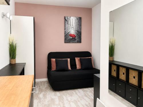 Central and Cozy Studio - Near the Arc de Triomphe