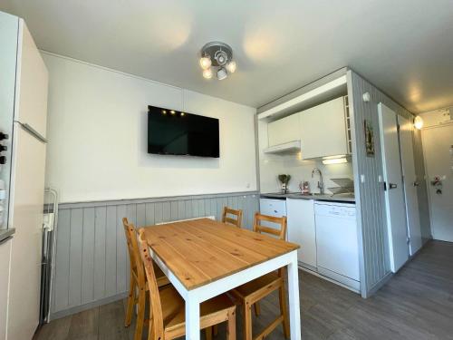 Résidence Villaret - Studio cabine avec cuisiné équipée et vue sur les pistes pour 4 personnes MAE-4194