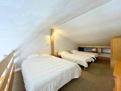Résidence Asters - Appartement chaleureux à 50 m des pistes pour 6 personnes MAE-4614