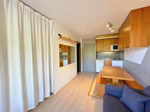 Résidence Villaret - Grand studio coin chambre séparé cuisine équipée aux Ménuires pour 4 personnes MAE-5274