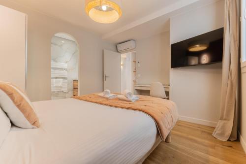 Luxury 3-bedroom apartment in hyper centre air con lift