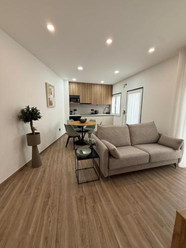 Yellow Sweet Home - Maria, Beatriz e Marbia