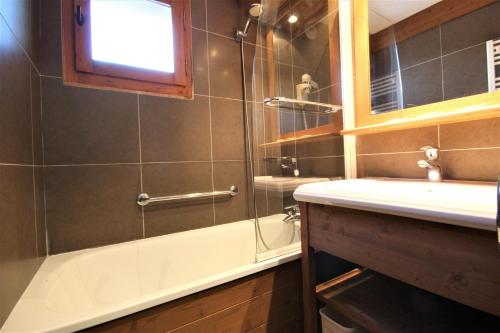 Le Chalet De Montchavin - Bel appartement proche du centre MAE-4314
