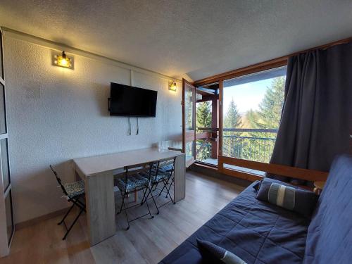Résidence Belles Challes - Très beau studio rénové pour 4 personnes, skis aux pieds et proche des commerces dans le village du Charvet à Arc 1800 MAE-1404
