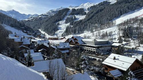 Résidence L'ermitage - Appartement 3 pièces mezzanine pour 6 personnes situé à Méribel centre proche des commerces et des pistes de ski MAE-7944