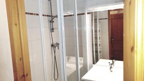 Résidence L'ermitage - Appartement 3 pièces mezzanine pour 6 personnes situé à Méribel centre proche des commerces et des pistes de ski MAE-7944