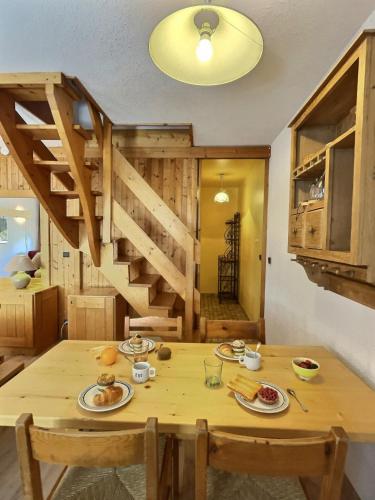 Résidence Hameaux De Val - Votre grand studio mezzanine avec garage couvert à 5 min des pistes MAE-1004