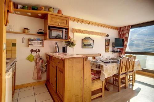 Résidence Danchet - Appartement duplex ensoleillé · Départ et retour skis aux pieds · Balcon MAE-9994