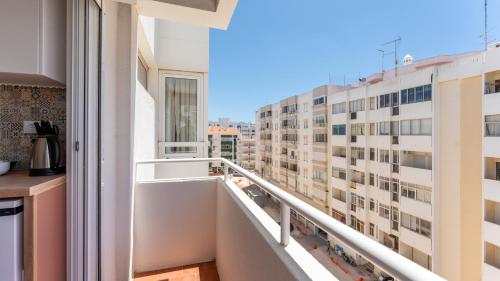 Cozy 2Bdr Flat in Armação de Pêra by Lovelystay