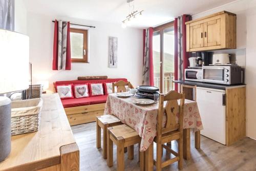 Résidence Ski Soleil - Appartement spacieux · Départ ski aux pieds · Balcon vue sur les pistes MAE-0544