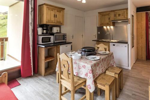 Résidence Ski Soleil - Appartement spacieux · Départ ski aux pieds · Balcon vue sur les pistes MAE-0544