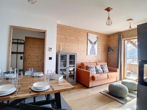 Chalet 2000 - Appartement neuf · Proche des pistes · Balcon · Jacuzzi MAE-0474