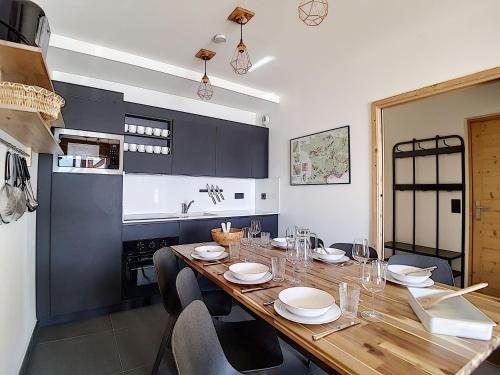Chalet 2000 - Appartement neuf · Proche des pistes · Balcon · Jacuzzi MAE-0474