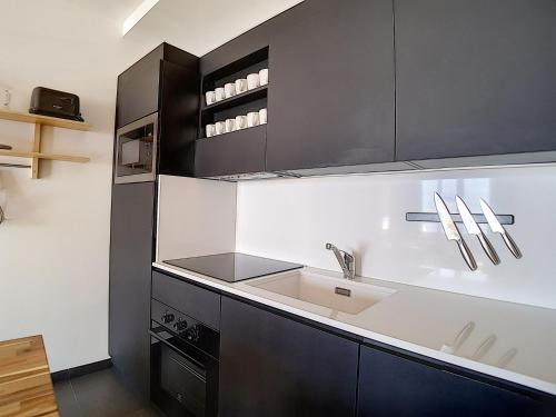 Chalet 2000 - Appartement neuf · Proche des pistes · Balcon · Jacuzzi MAE-0474