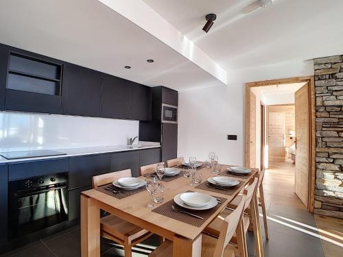 Chalet 2000 - Appartement neuf · Proche des pistes · Jacuzzi · Balcon MAE-0804