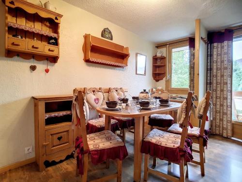 Résidence Boedette A - Appartement confortable · Départ et retour skis aux pieds · Balcon MAE-1004