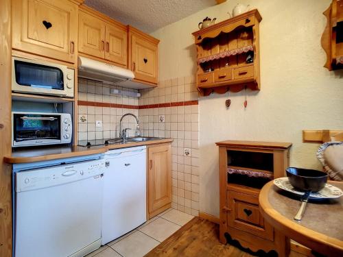 Résidence Boedette A - Appartement confortable · Départ et retour skis aux pieds · Balcon MAE-1004