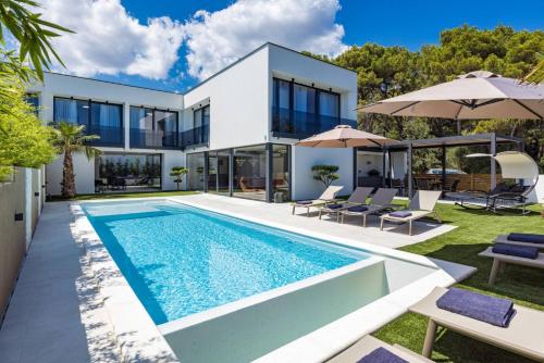 Villa Osea 40 m2 pool, sauna, 4 en-suite bedrooms