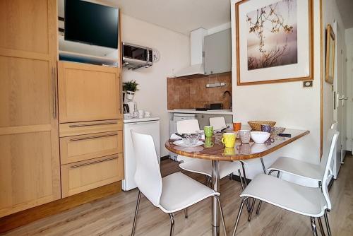 Résidence Ski Soleil - Appartement lumineux · Départ ski aux pieds · Terrasse MAE-1054