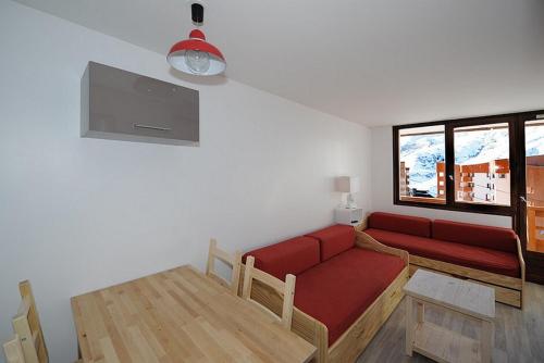 Résidence Boedette D - Appartement rénové · Départ et retour skis aux pieds · Balcon MAE-1214