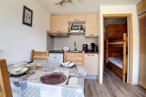 Résidence Aravis - Studio confortable · Accès direct aux pistes · Balcon MAE-1494