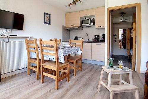 Résidence Aravis - Studio confortable · Accès direct aux pistes · Balcon MAE-1494