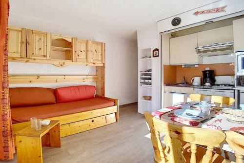 Résidence Le Sorbier - Appartement lumineux · Départ et retour skis aux pieds · Vue sur les pistes MAE-1714