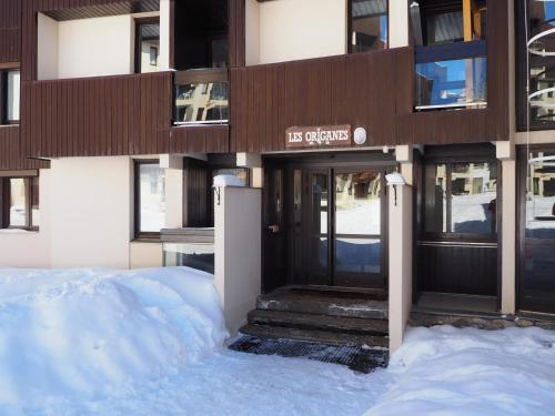 Résidence Origanes - Studio classique · Départ et retour skis aux pieds · Balcon est MAE-2044