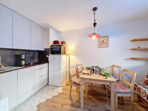Résidence Carlines Ii - Appartement lumineux · Accès direct aux pistes · Balcon vue sur les pistes MAE-2234