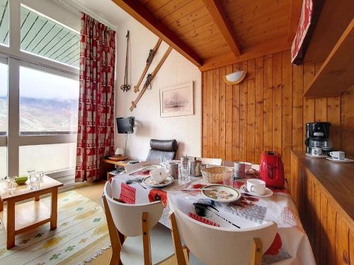 Résidence Evons - Appartement duplex agréable · Départ et retour ski aux pieds · Balcon MAE-2284