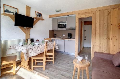Résidence Aravis - Appartement confortable · Accès direct aux pistes · Balcon MAE-2674