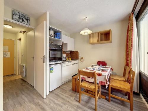 Résidence Gentianes - Studio confortable · Au pieds des pistes · Balcon MAE-3104