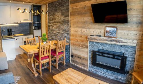 Résidence Le Balcon Des Airelles - Superbe appartement aux Orres 1800 MAE-6714