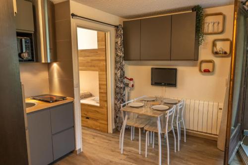 Résidence Le Perescuelle - Studio 4 personnes rénové au calme des Mélèzes MAE-9504
