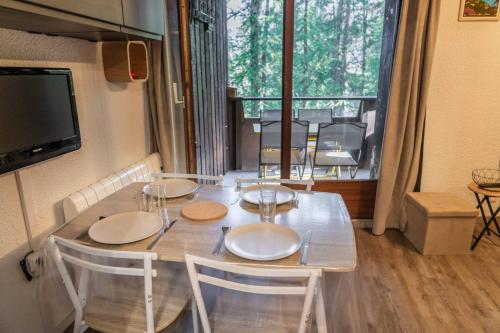 Résidence Le Perescuelle - Studio 4 personnes rénové au calme des Mélèzes MAE-9504