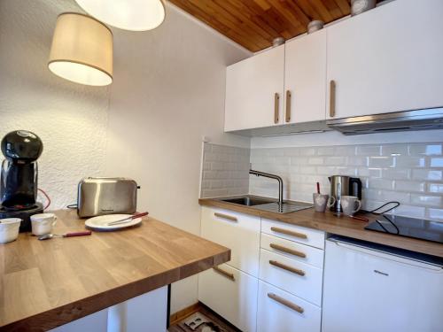 Résidence Merisiers - Appartement Ensoleillé au Cœur du Plateau MAE-4554