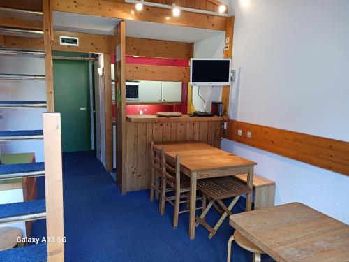 Résidence Tournavelles - Appartement 2 pièces 7 personnes en duplex, au pied des pistes et des commerces, proche de l'ESF et de la garderie dans le villa MAE-5091