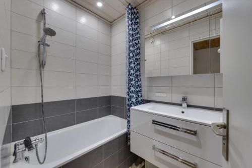 Résidence Genepi - Appartement rénové·Proche pistes, commerces·Balcon MAE-3651