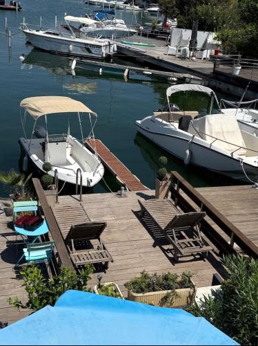 Belle marina en duplex avec bateau