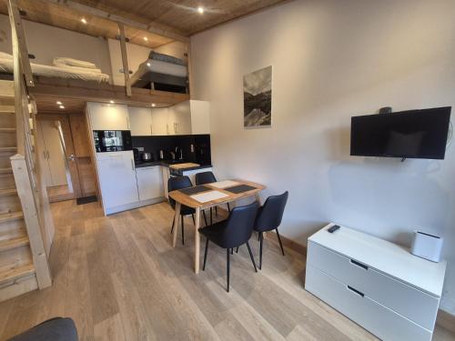 Résidence Curling B Tour - Studio rénové · Pieds des pistes · Balcon MAE-8151