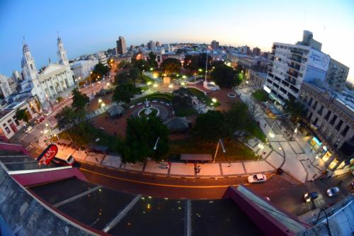 an aerial view of a city with a park in the middle at Gran Hotel Parana in Paraná